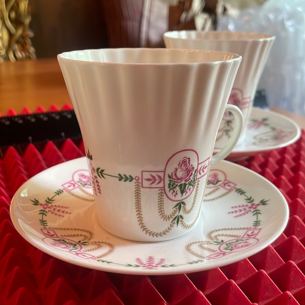 VERY RARE VINTAGE PAIR OF RUSSIAN TEACUPS AND SAUCERS